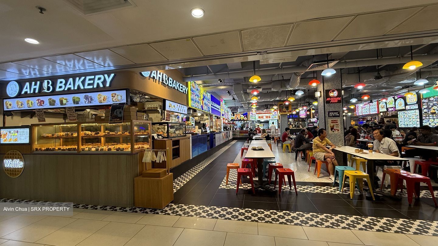Lucky Plaza (D9), Retail #540199111
